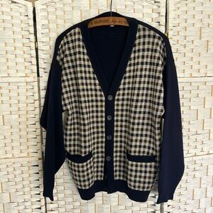 Aquascutum Knit vintage wool cardigan made in Italy.
